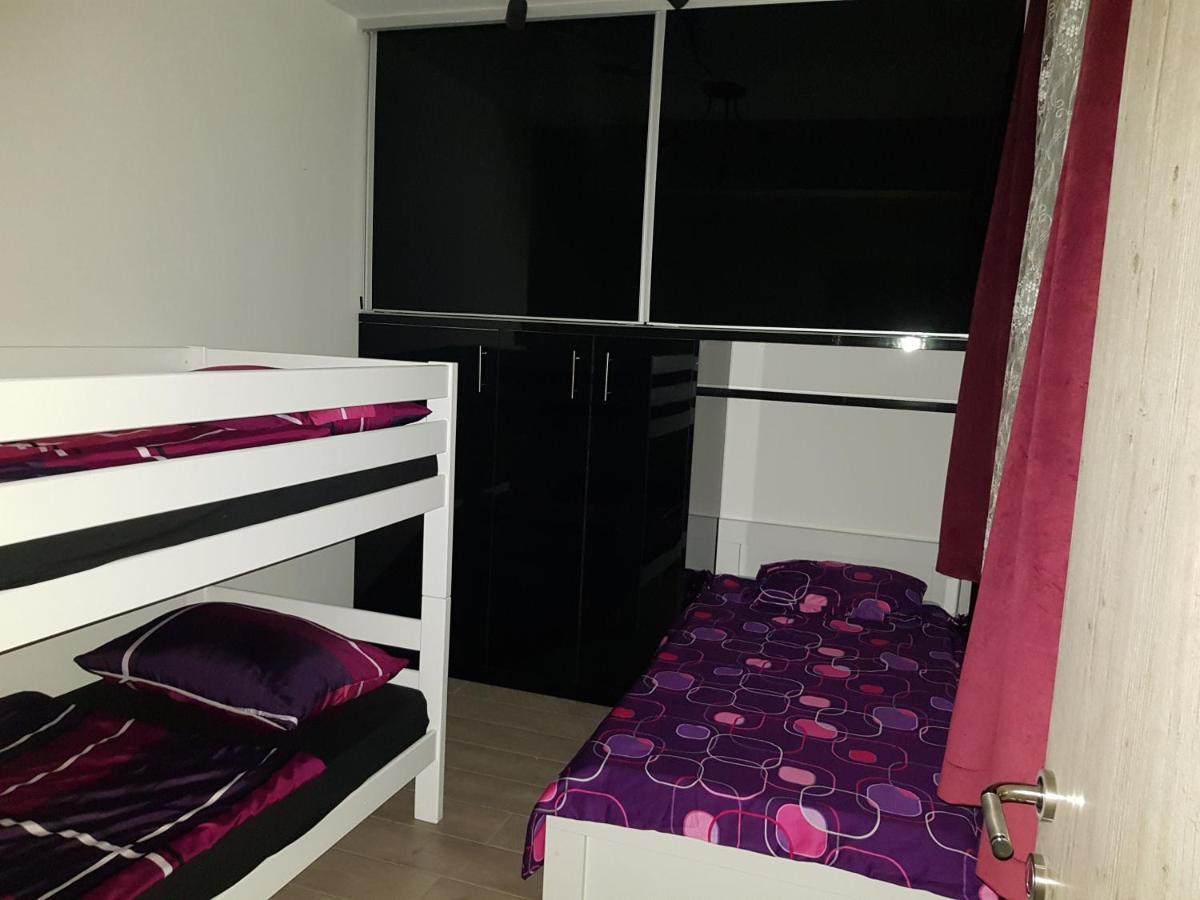 Apartman "Park" リヴノ エクステリア 写真