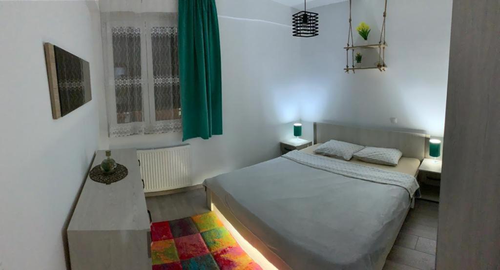 Apartman "Park" リヴノ エクステリア 写真