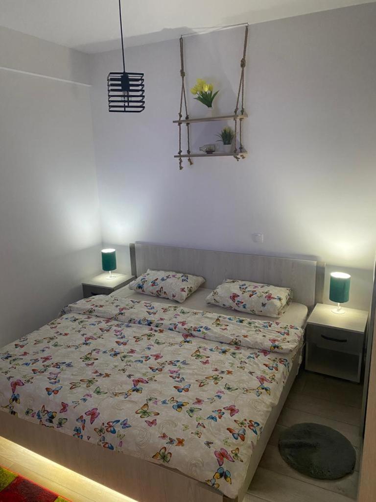 Apartman "Park" リヴノ エクステリア 写真